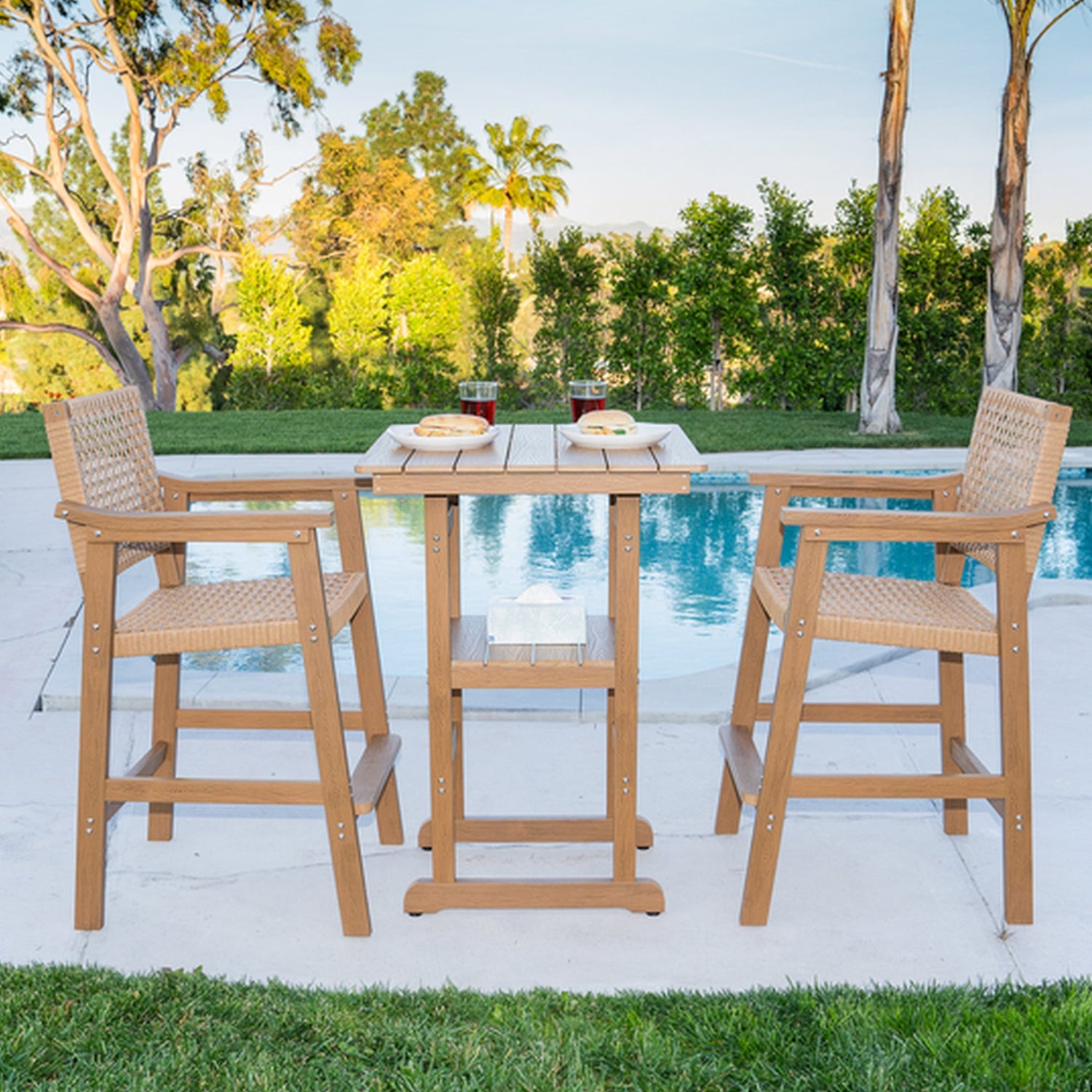 Outdoor Tables & Chairs